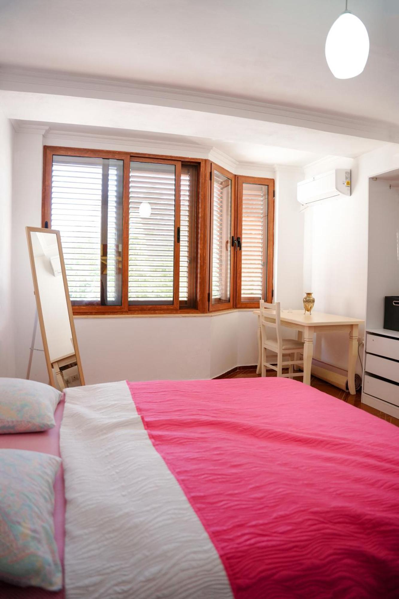 Tirana Centre Lions Gate 1 Apartment Ngoại thất bức ảnh