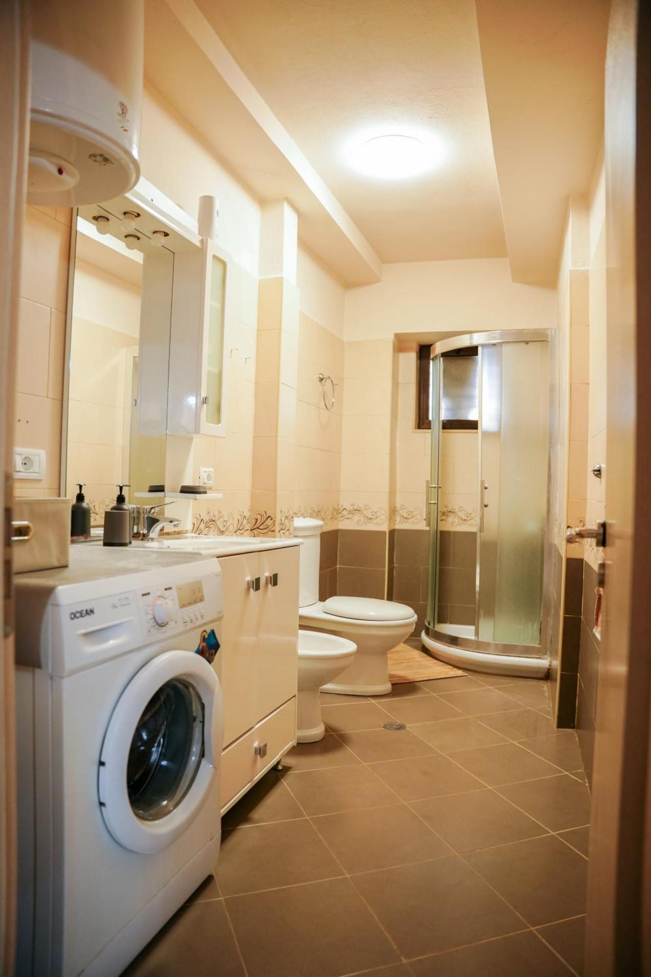 Tirana Centre Lions Gate 1 Apartment Ngoại thất bức ảnh