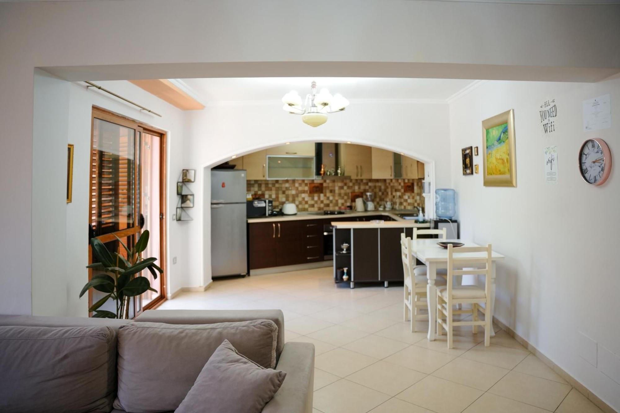 Tirana Centre Lions Gate 1 Apartment Ngoại thất bức ảnh