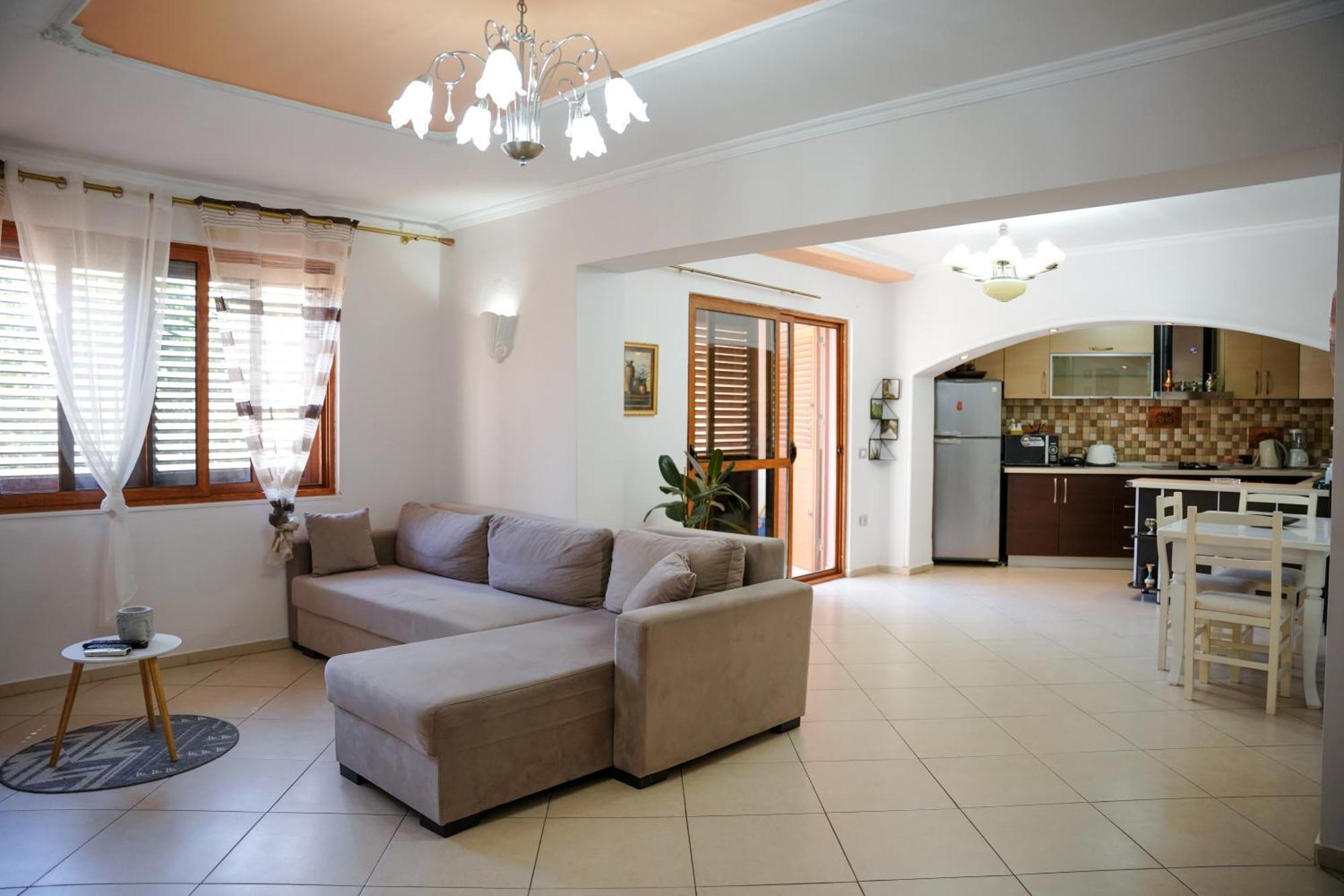 Tirana Centre Lions Gate 1 Apartment Ngoại thất bức ảnh